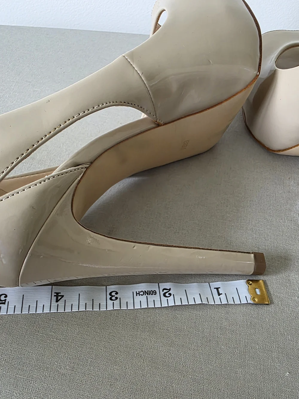 GUESS Harrah Nude Patent Peep Toe D'Orsay Platform Pumps Stiletto Heels 6.5M